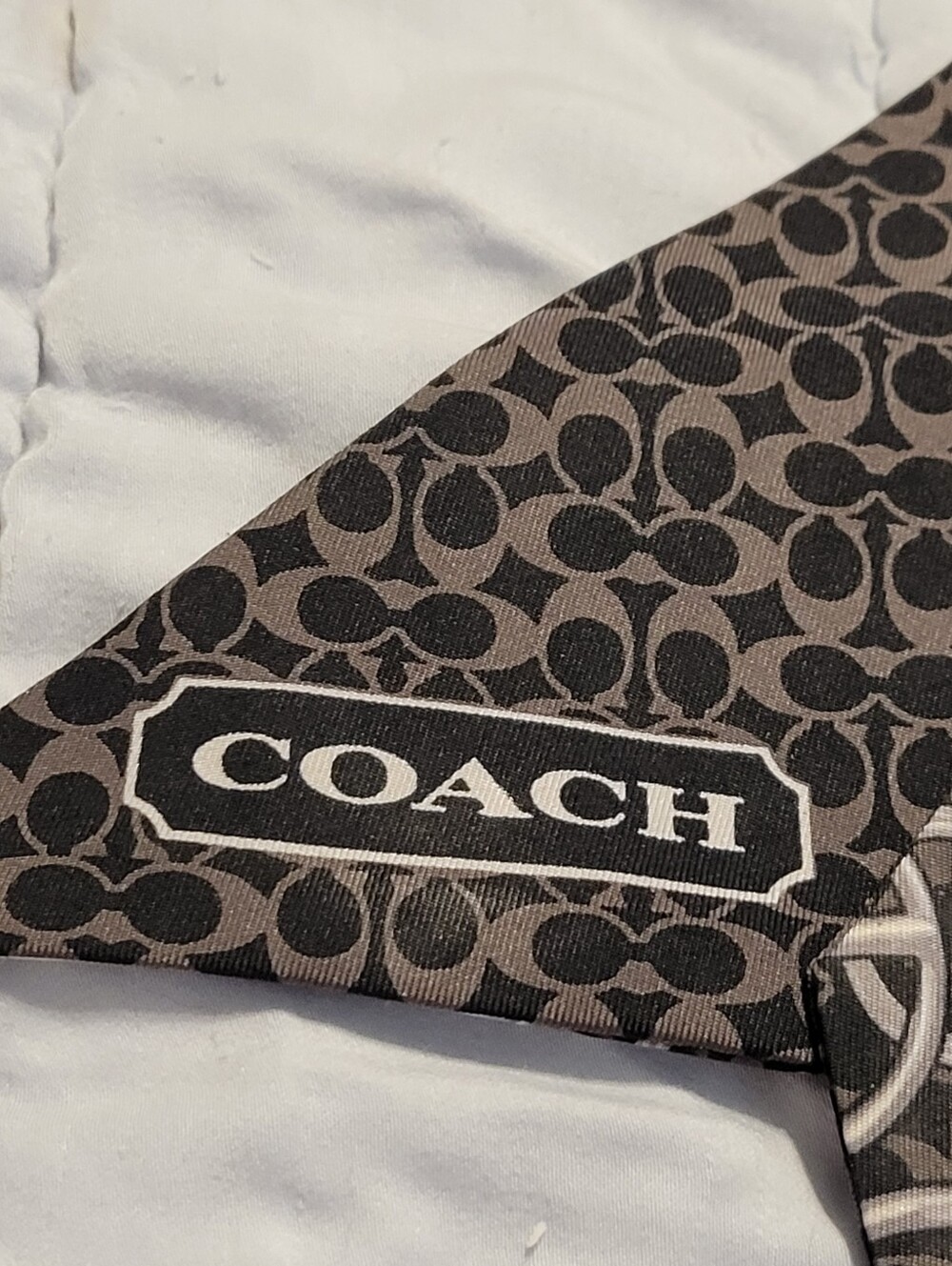 Coach EUC! Signature  "C" Black/Gray Wristlet with a reversible Coach Bag Scarf - Picture 3 of 13